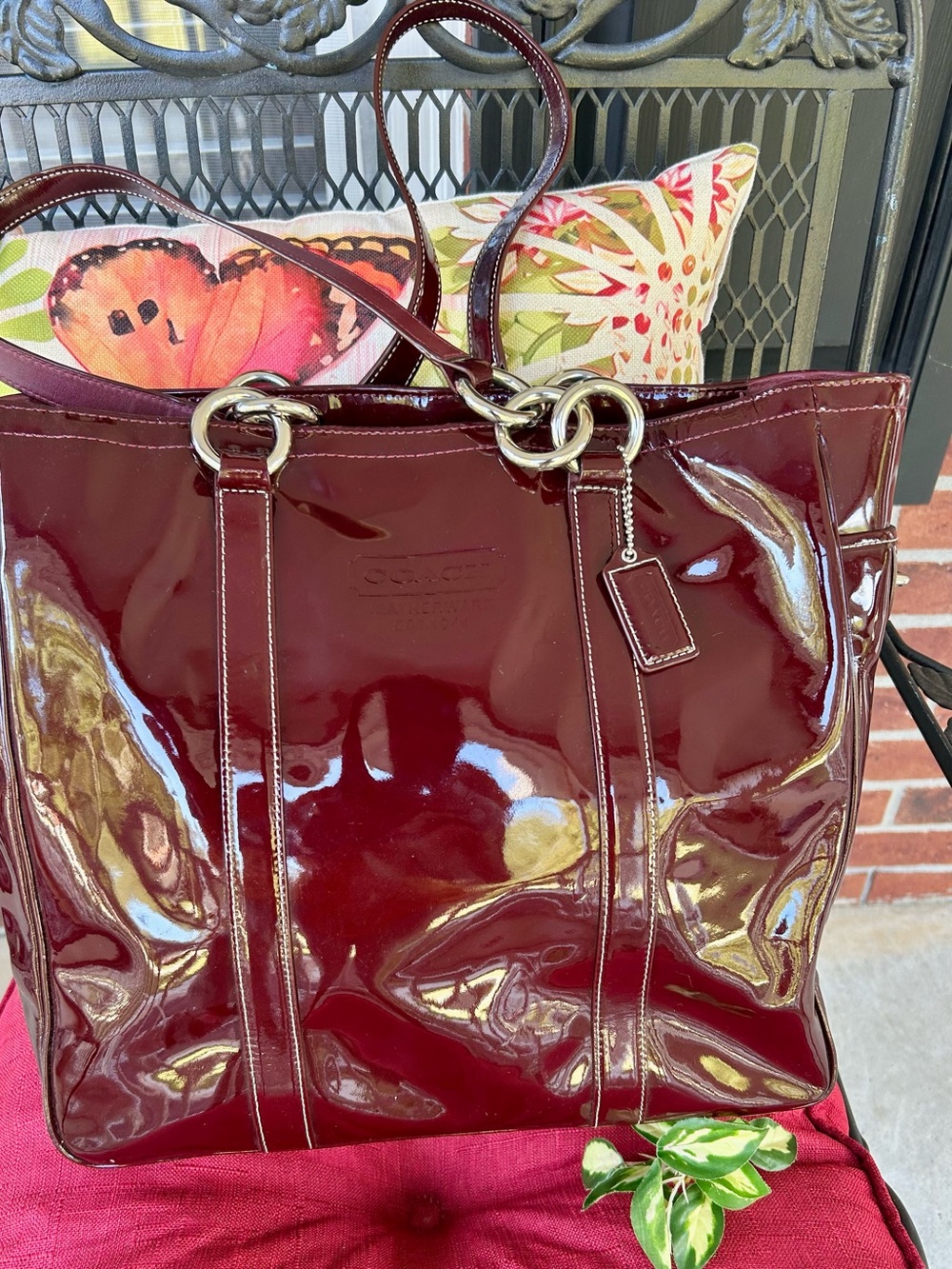 VTG Coach Large Deep Burgundy Red High Gloss Patent Leather Gallery Tote F12